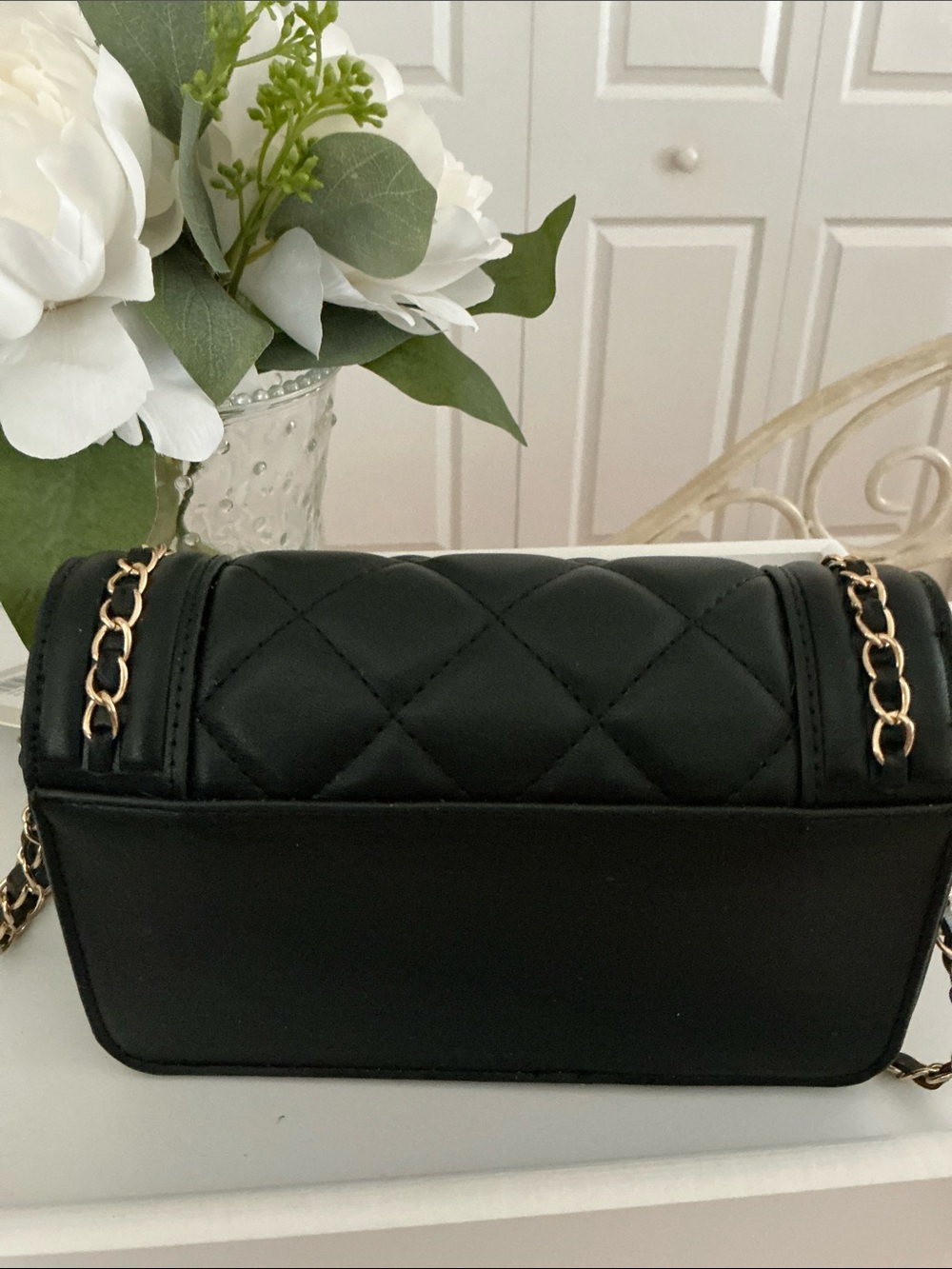 VALENTINO ORLANDI NWT Quilted Bag with Turn lock & braided Chain. - Picture 3 of 4